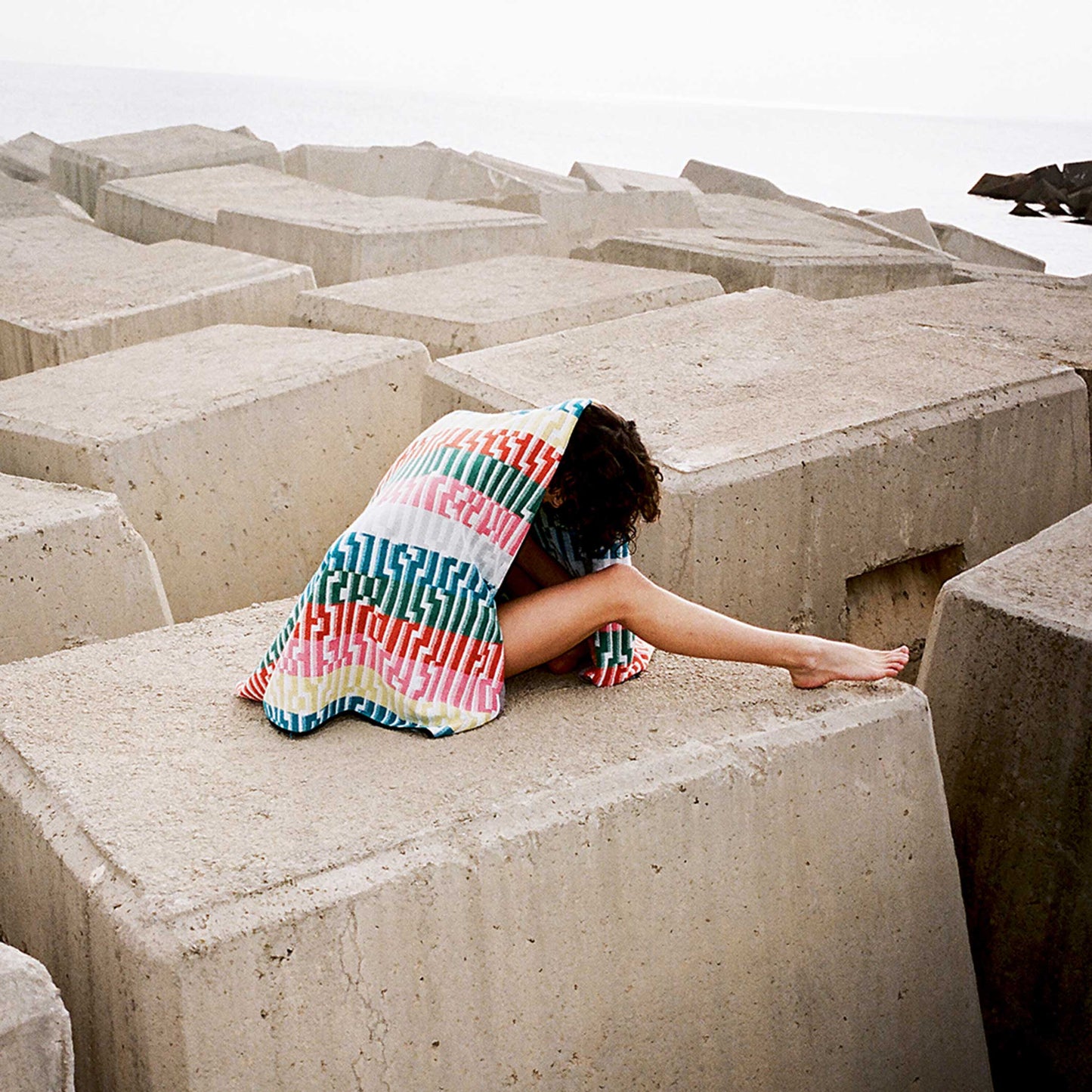 MINI WHITE WAVES - Beach Towel - Bitmap Collection - 180x100 cm | Cristian Zuzunaga