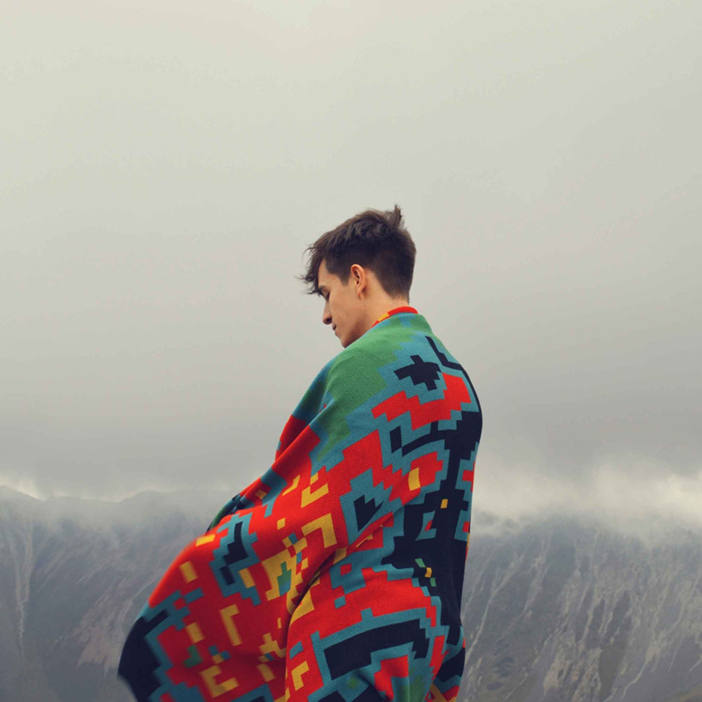 DIGITAL SUNRISE | THROW BLANKET | 185x140 cm | Merino Wool & Silk | Cristian Zuzunaga