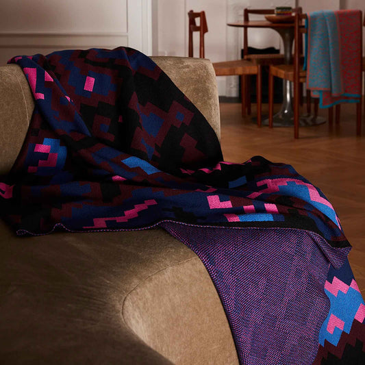 DIGITAL SUNSET | THROW BLANKET | 185x140 cm | Merino Wool & Silk | Cristian Zuzunaga