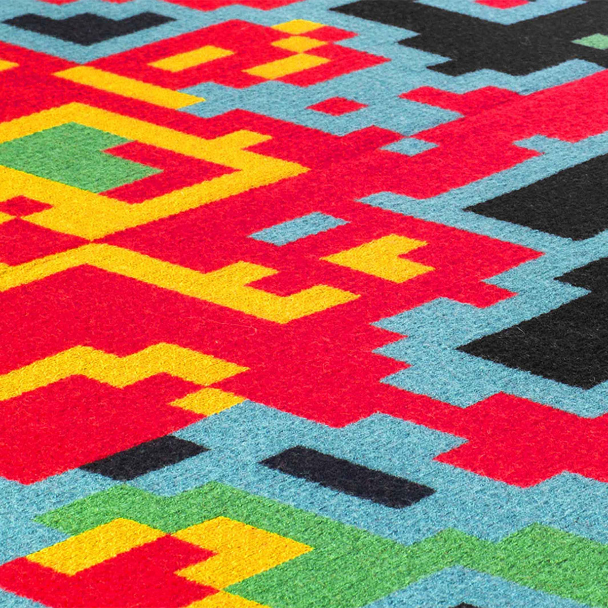 DIGITAL SUNRISE | THROW BLANKET | 185x140 cm | Merino Wool & Silk | Cristian Zuzunaga