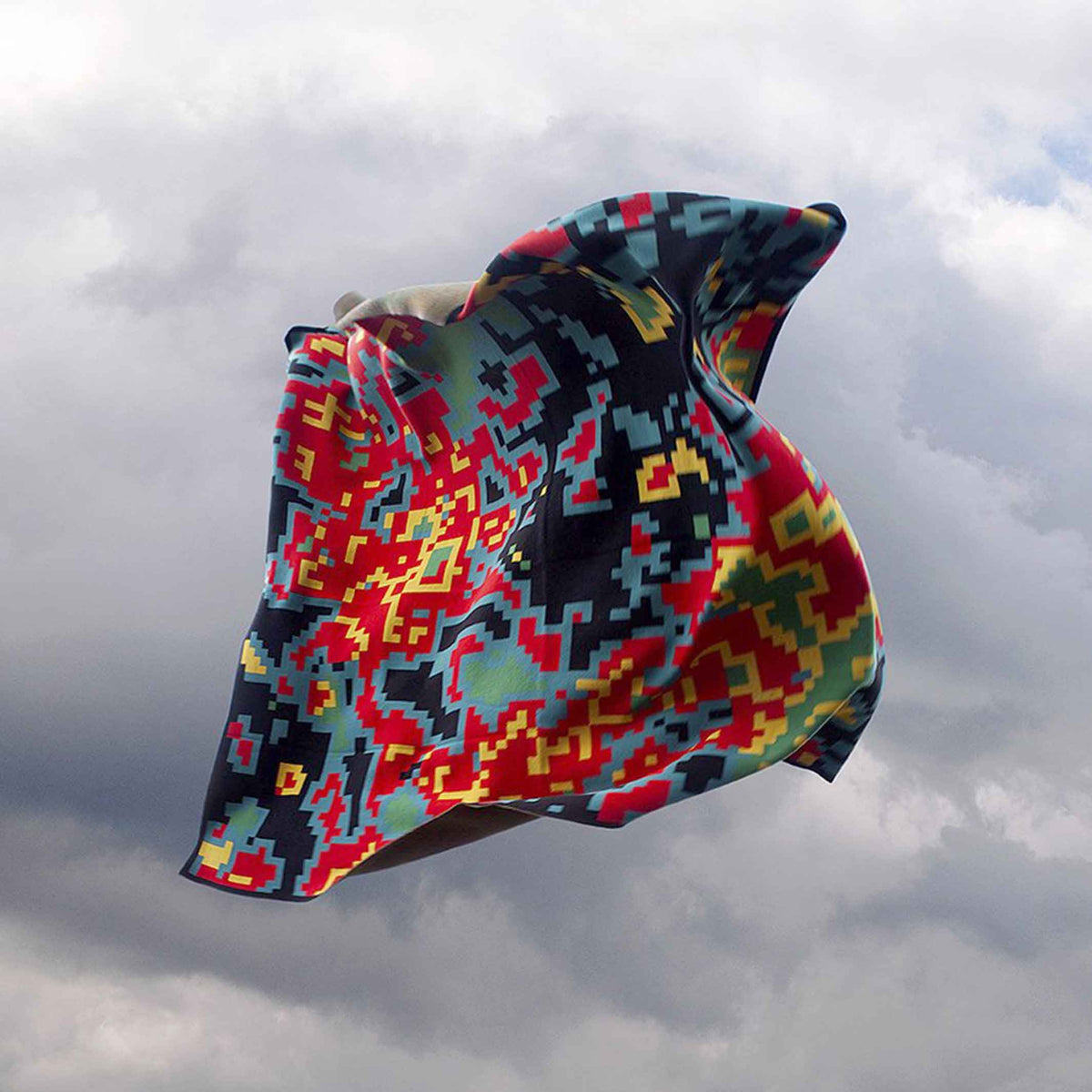 DIGITAL SUNRISE | THROW BLANKET | 185x140 cm | Merino Wool & Silk | Cristian Zuzunaga