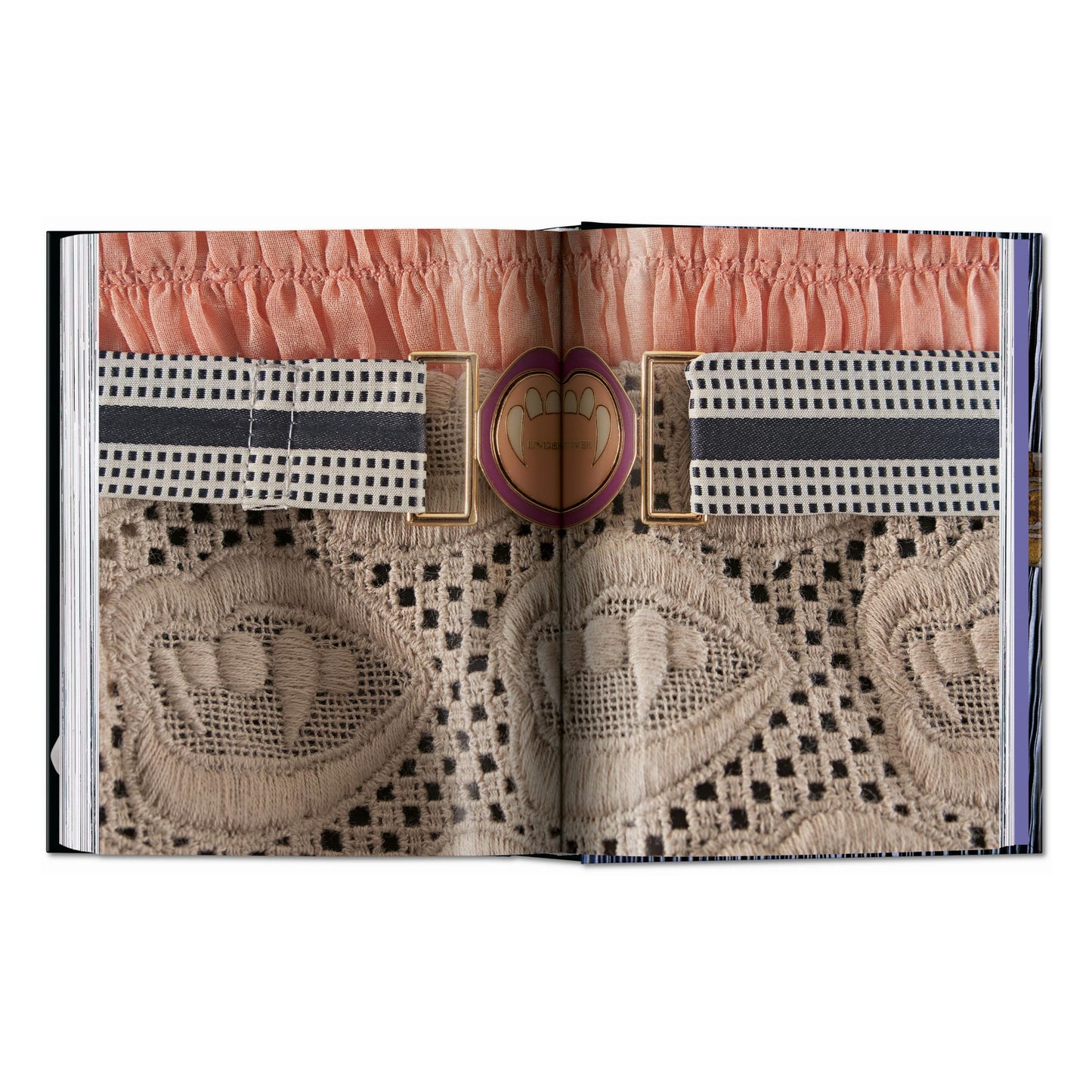 Fashion Designers A–Z. 40th Ed. (English)