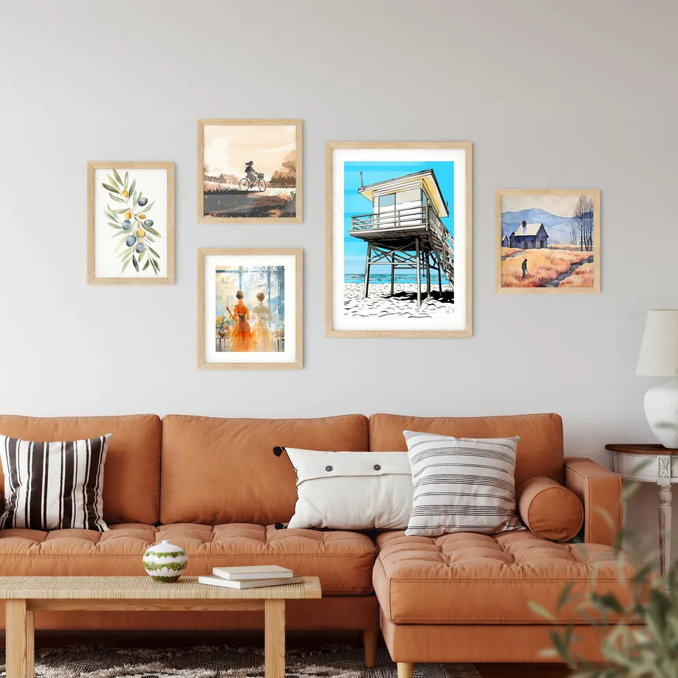 The Lifeguard Tower On Venice Beach Los Angeles Ca - A Lifeguard Tower On A Beach Interior Design