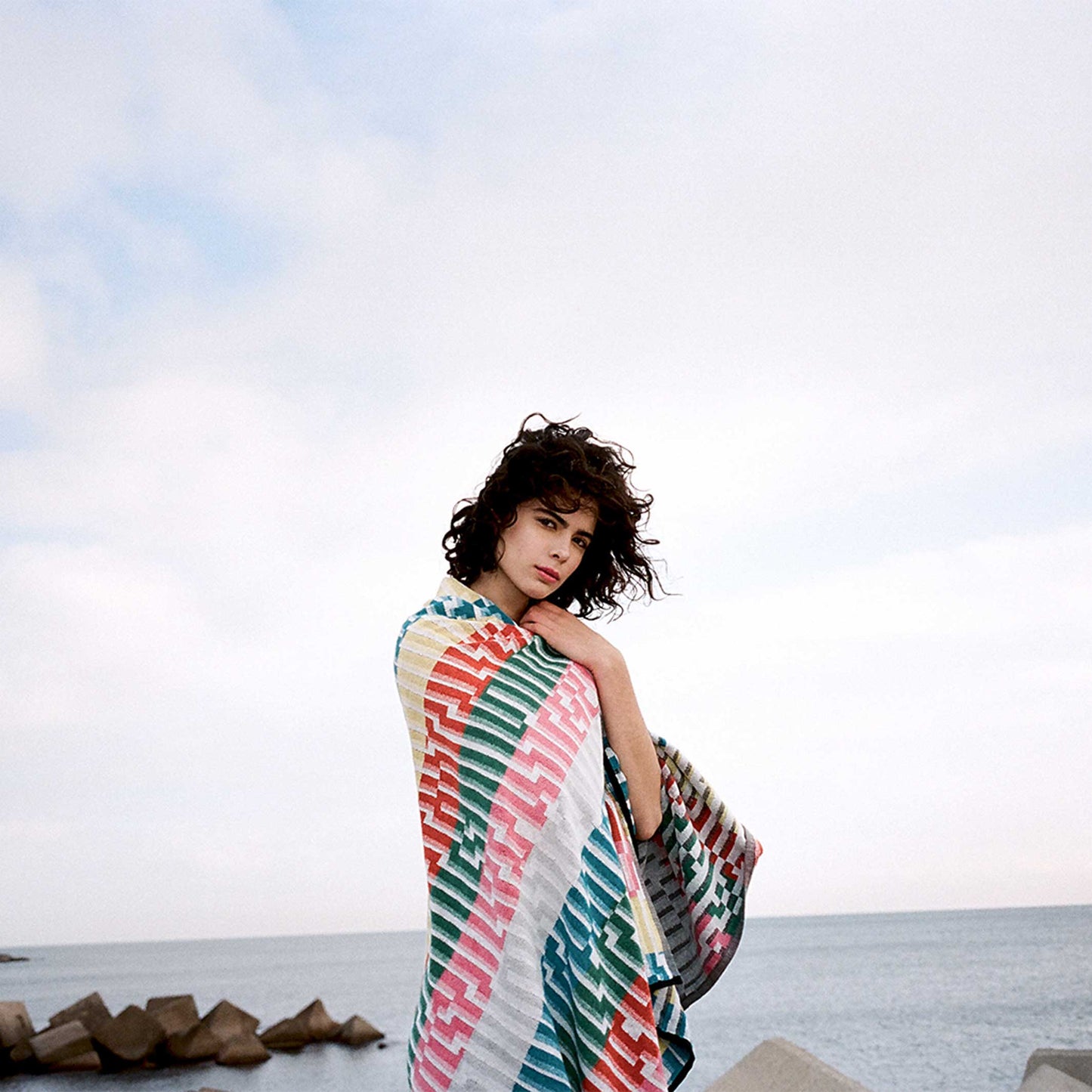 MINI WHITE WAVES - Beach Towel - Bitmap Collection - 180x100 cm | Cristian Zuzunaga