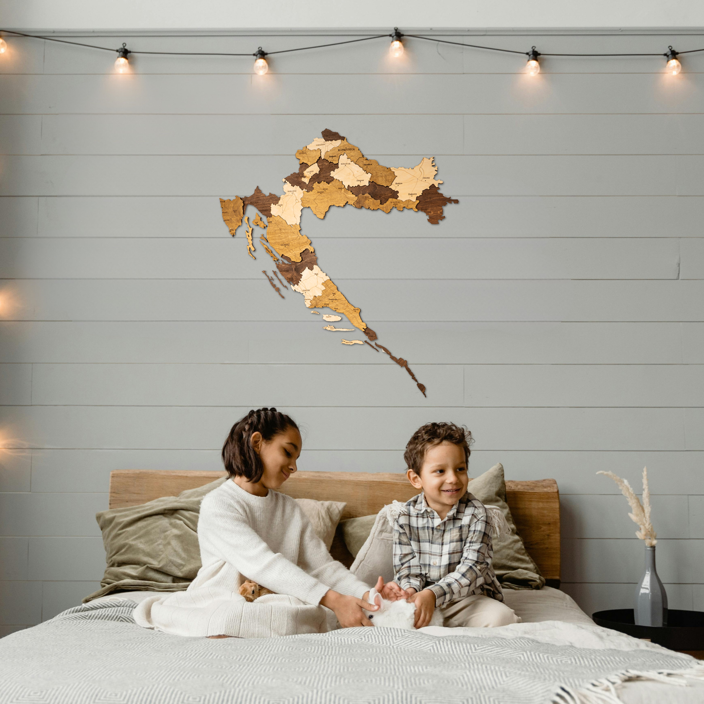 Rustic Wood Map of Croatia – Artistic Wall Art for Modern Interiors