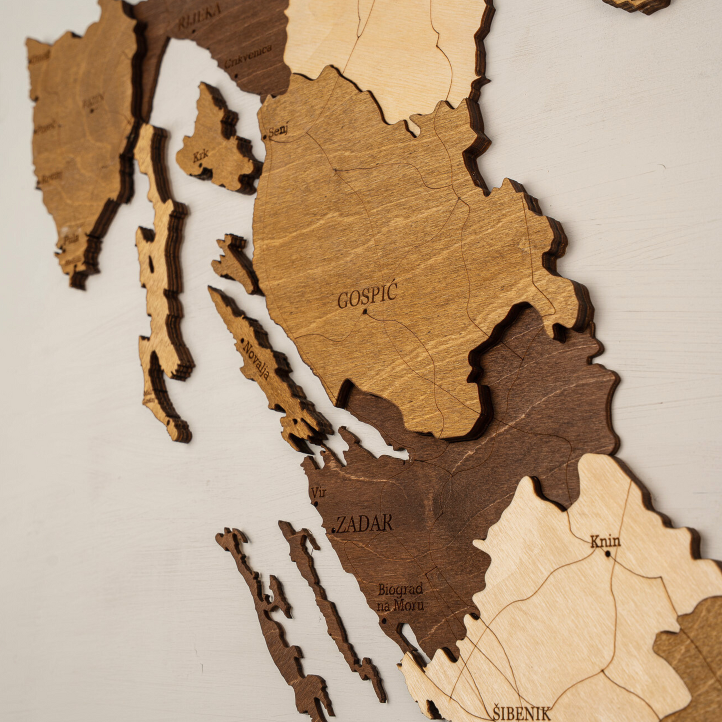 Rustic Wood Map of Croatia – Artistic Wall Art for Modern Interiors