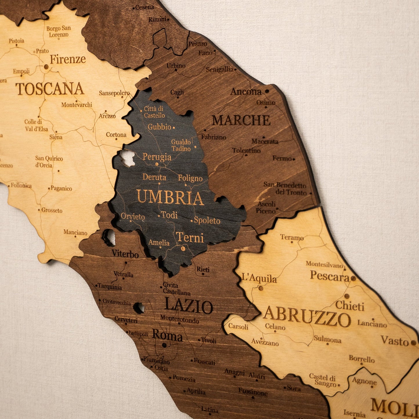 Rustic Wood Map of Italy – Artistic Wall Art for Modern Interiors