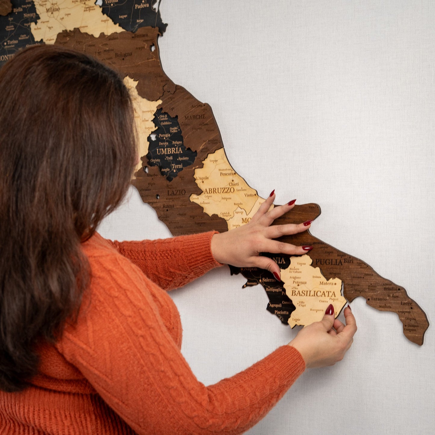 Rustic Wood Map of Italy – Artistic Wall Art for Modern Interiors