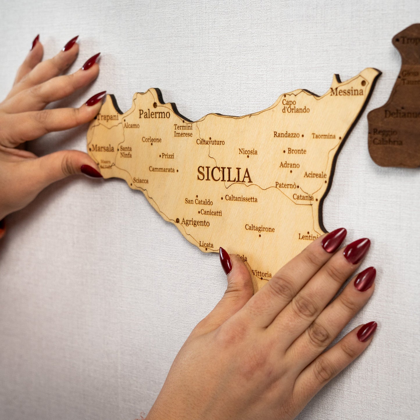 Rustic Wood Map of Italy – Artistic Wall Art for Modern Interiors
