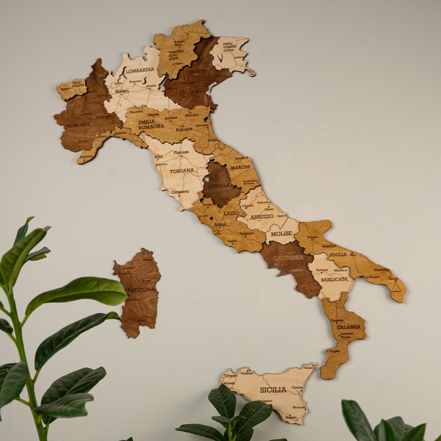 Rustic Wood Map of Italy – Artistic Wall Art for Modern Interiors
