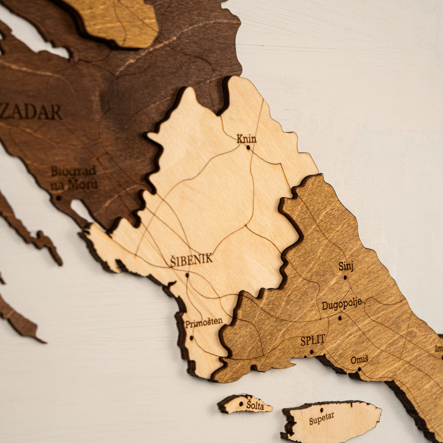 Rustic Wood Map of Croatia – Artistic Wall Art for Modern Interiors