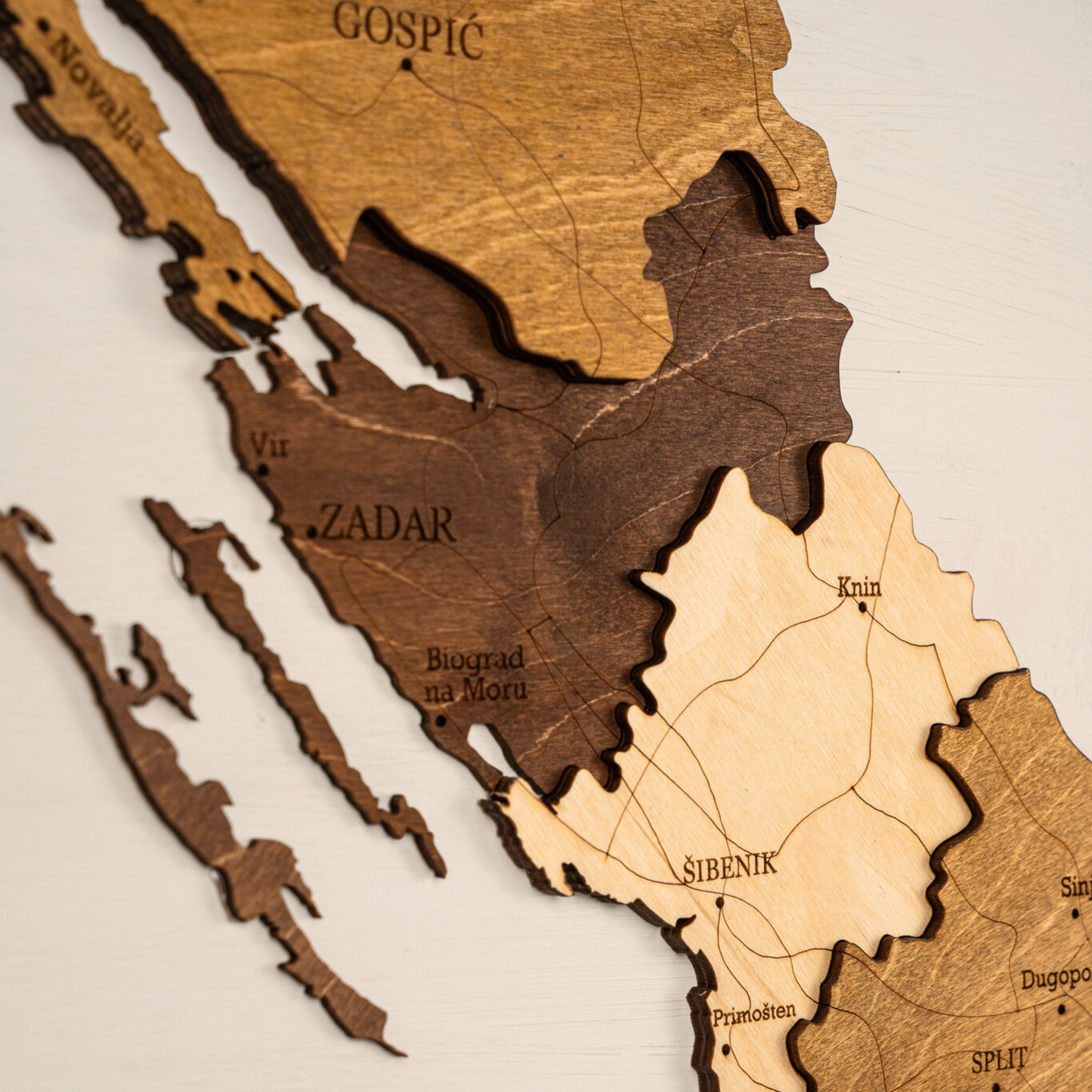 Rustic Wood Map of Croatia – Artistic Wall Art for Modern Interiors