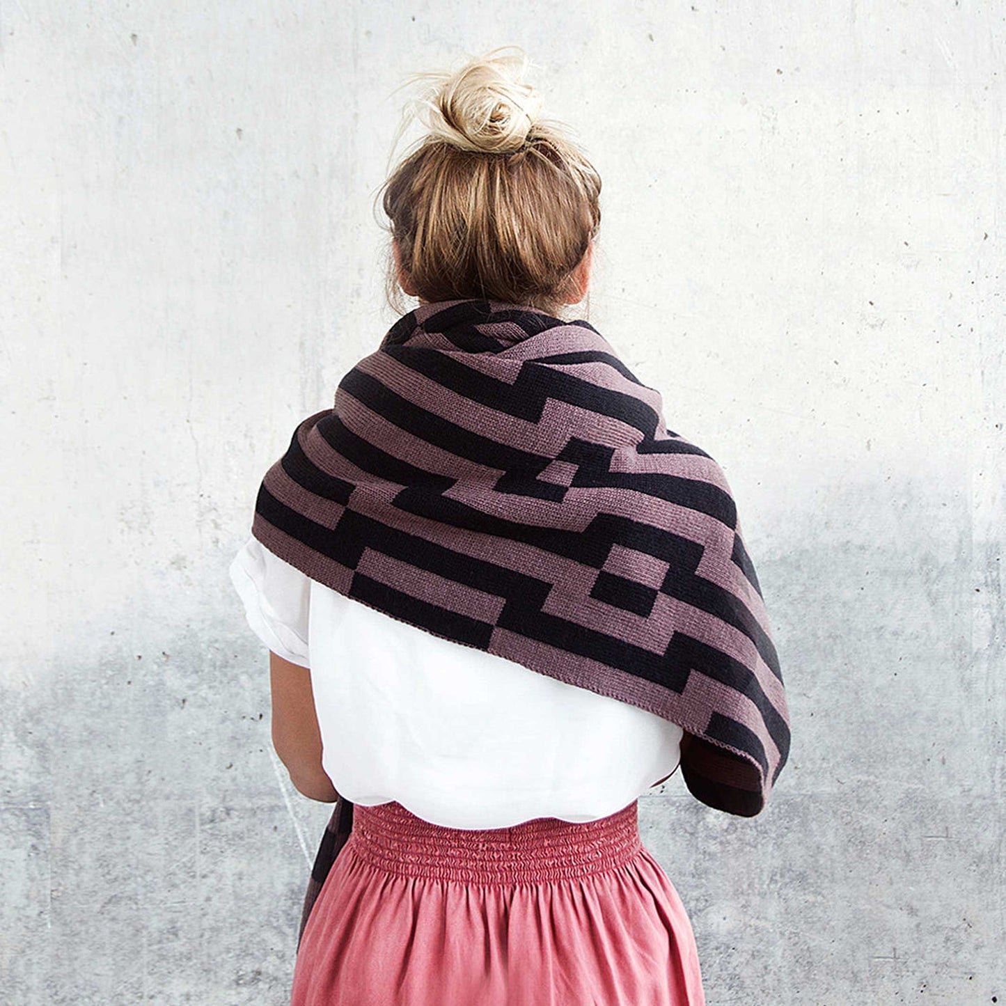 BITMAP ZOOM IN 6 | Brown & Black SCARF-STOLE | 194x64 cm | 100% Merino Wool | Cristian Zuzunaga