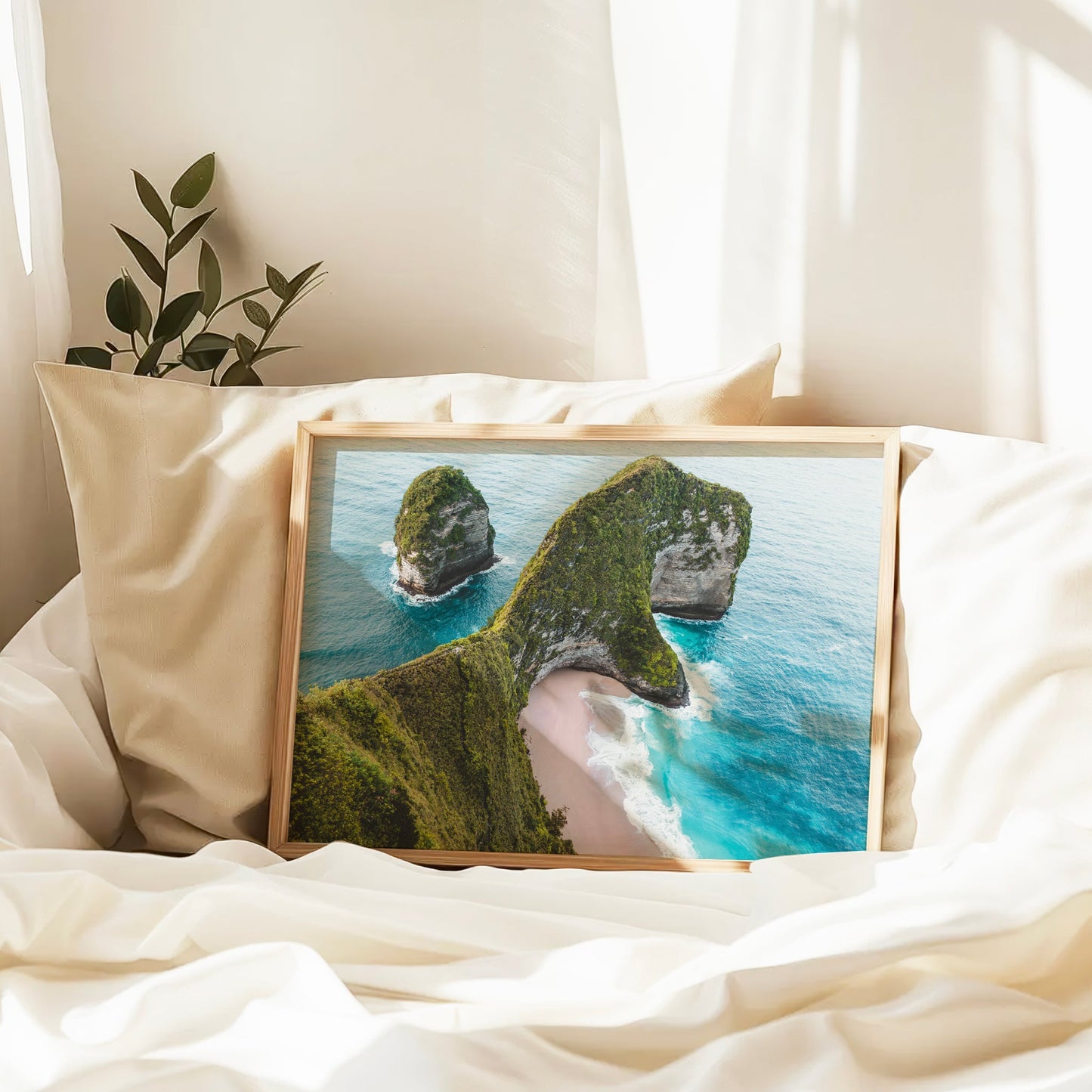 Kelingking Beach, Nusa Penida, Bali, Indonesia