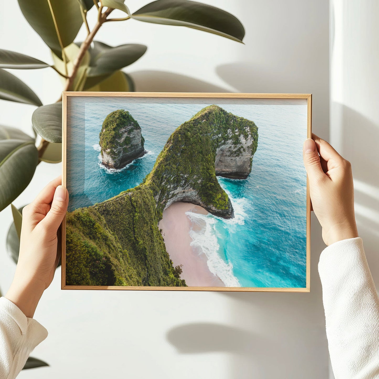 Kelingking Beach, Nusa Penida, Bali, Indonesia